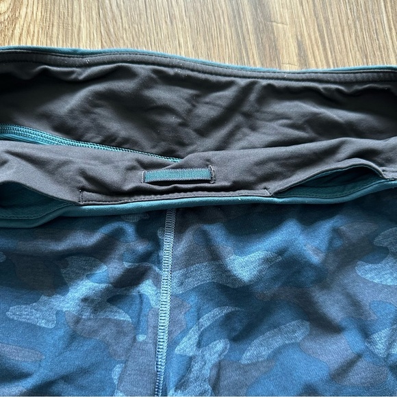 Lululemon 4" Run Times Speed Shorts Lotus Camo Oil Slick Blue Size 6 HTF Rare - Picture 7 of 13
